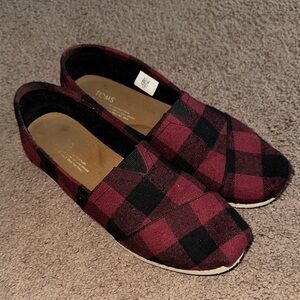 TOMS Men's Burgundy and Black Plaid Loafers